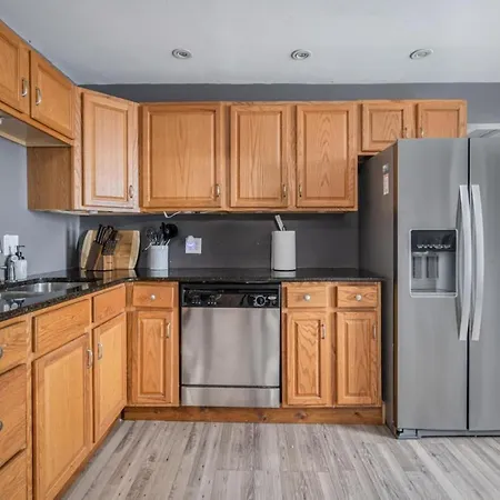 Large 2 Story Home With Fenced Back Yard